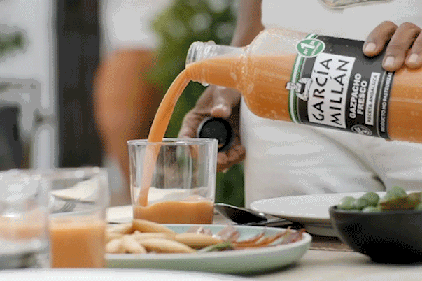 img-gazpacho-vertido