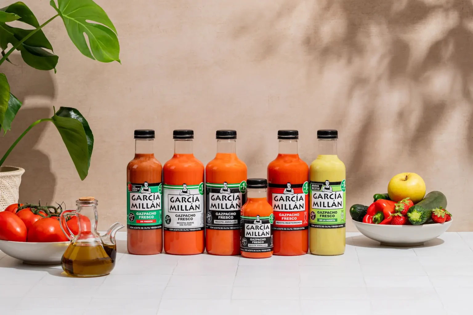 Gazpacho fresco García Millán en botellas, con variedades andaluza, mediterranea, sin pepino, de fresón y de la huerta