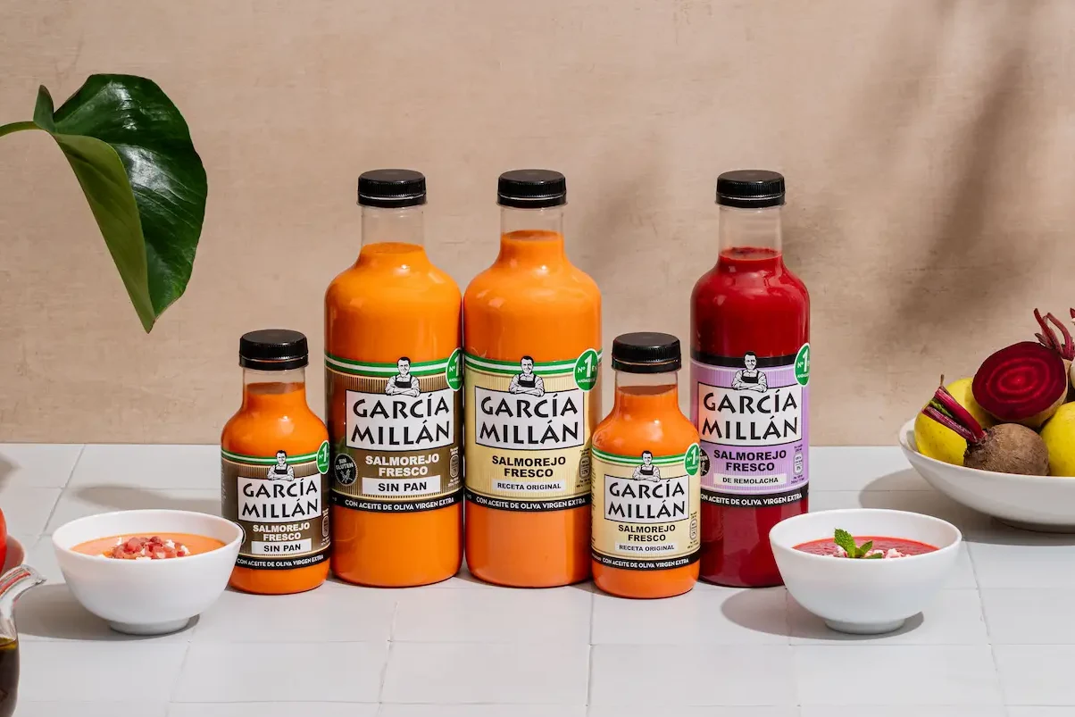 Salmorejo fresco García Millán en botellas, con variedades original, sin pan y de remolacha